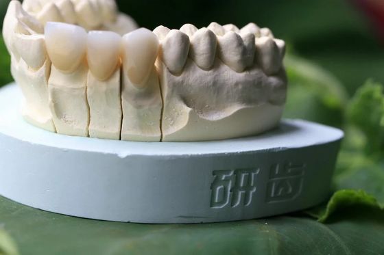Răng sứ khối Zirconia