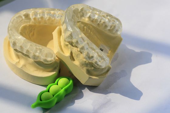 Nẹp Occlusal Vòm trên Bảo vệ miệng thoải mái cho người mắc chứng Bruxism